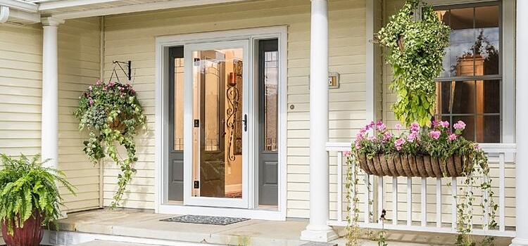screen door installation in Rosedale